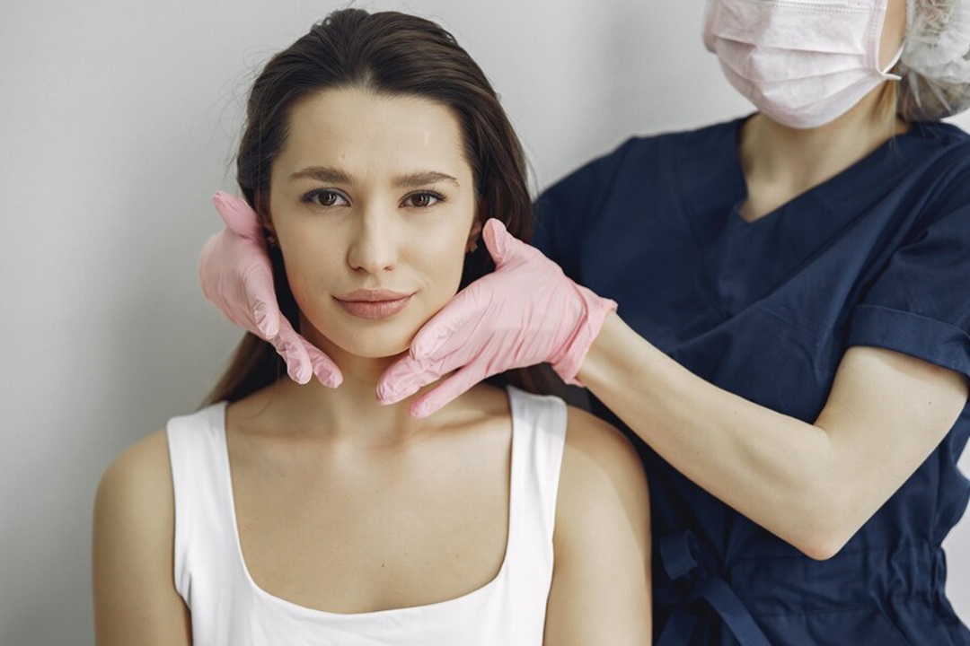 Read more about the article What Is Sculptra And Why Choose Sculptra Over Dermal Filler?
